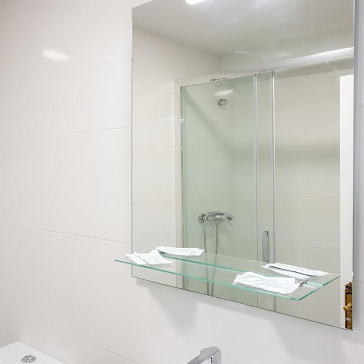 Hotel Prada. Gijon Bagian luar foto